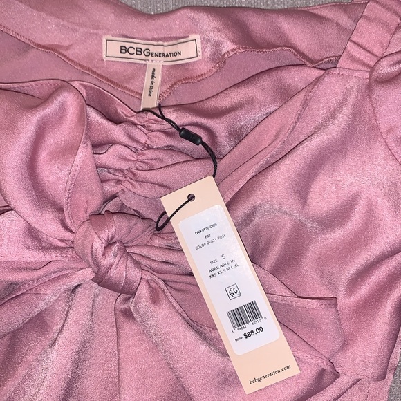 BCBGeneration Fitted Long Sleeve Tie Front Sweetheart Neck Blouse - Picture 5 of 7